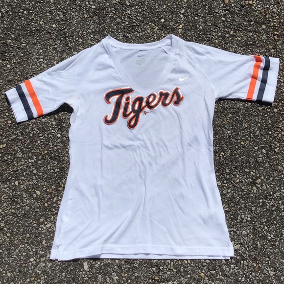 Nike Tops - Nike Genuine Merchandise Auburn Tigers V-neck T